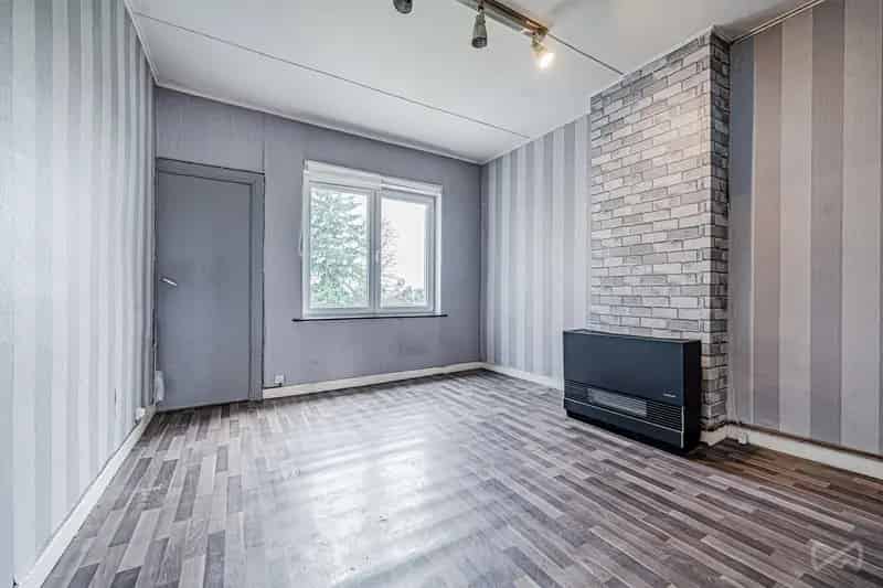 Appartement te Koop: Bovenste Verdieping, 2 Slaapkamers Mogelijk