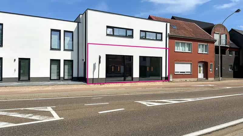 Handelspand 90m² Heppen Parkeerplaats