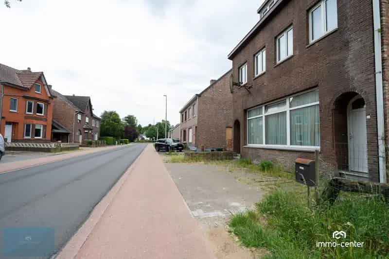 Ruime Open Bebouwing 5 Slaapkamers Grote Tuin Genk