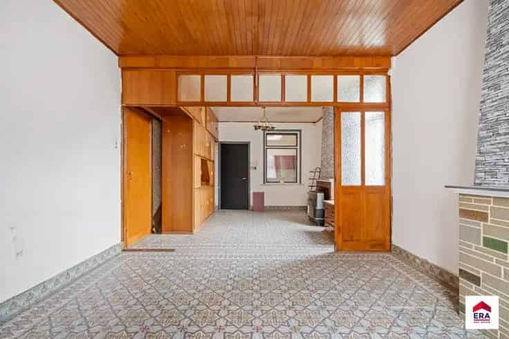 Huis Te Koop Dworp: 4-6 Slaapkamers Grote Loods Te Renoveren