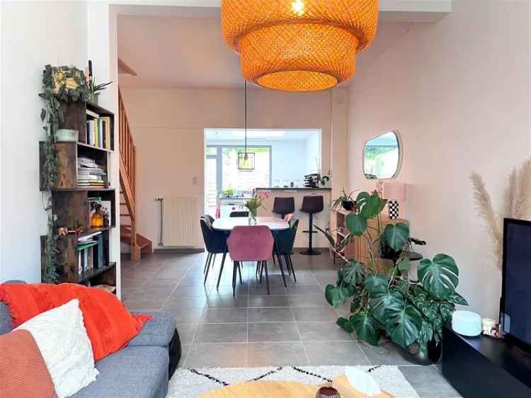 Huis te koop: 3 slaapkamers, gerenoveerde badkamer, tuin