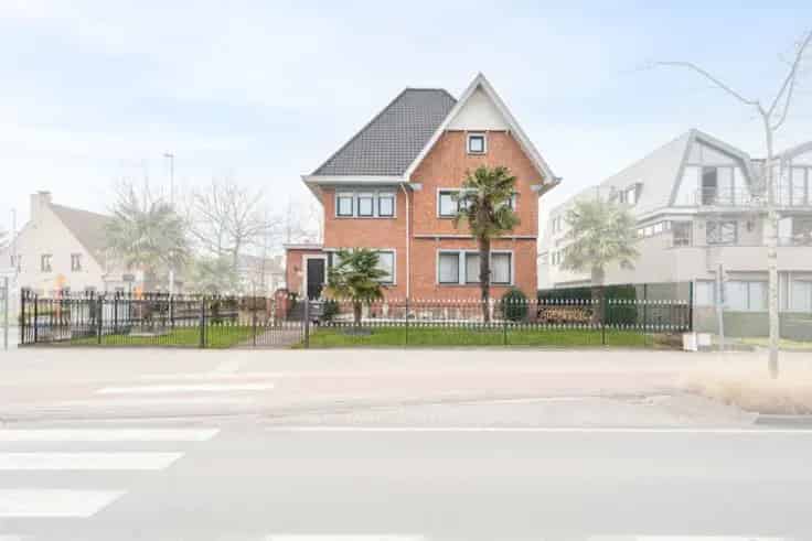 Klassieke Villa te Koop Merelbeke