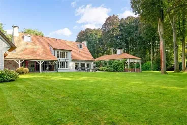 Ruime Villa Te Koop Nabij Park van Schilde