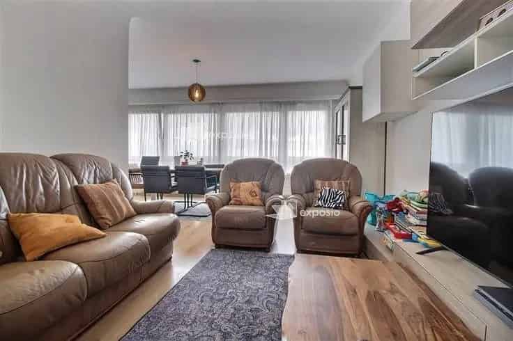 Appartement 3 slaapkamers Te Koop - Terras - Nabij Winkels en Vervoer