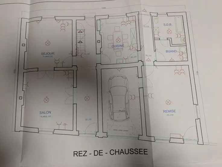 Huis te koop in Velaine-sur-Sambre met grote tuin en vele kamers