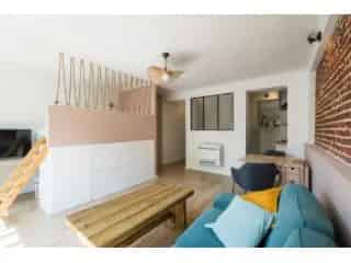 Studio te Koop Etterbeek 40m2 Gerenoveerd Gemeubeld Terras