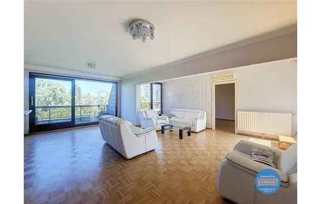 Huur 3 slaapkamer appartement van 140 m² in Anderlecht