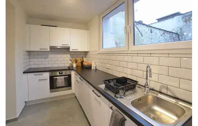 Huur 1 slaapkamer appartement van 431 m² in Schaerbeek - Schaarbeek