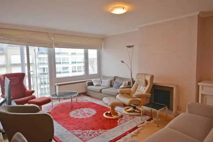Te renoveren appartement met zeezicht nabij casino