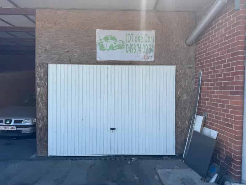 Garage te huur 22m2 Hoge poort Geschikt voor camionette