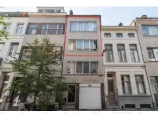 Duplex Antwerpen te renoveren 146m2 3 slaapkamers terras