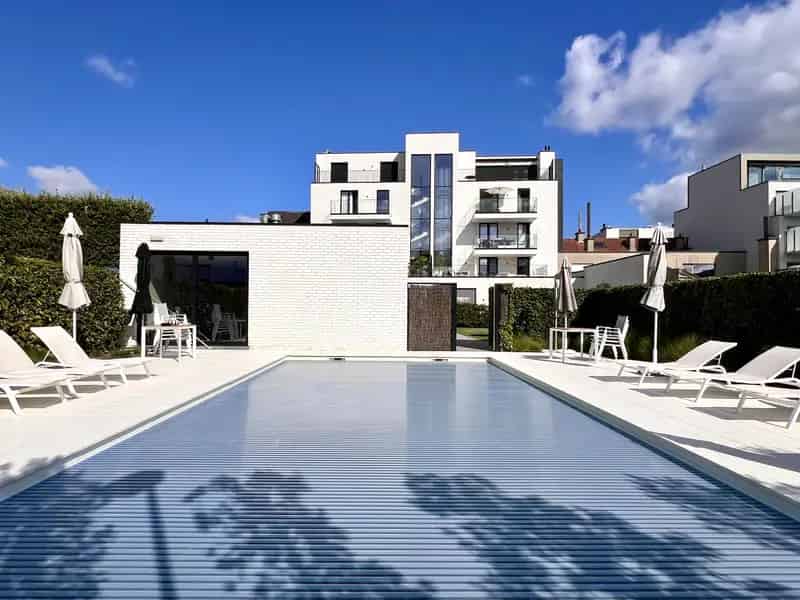 Appartement te koop: 2 slaapkamers, tuin en zwembad