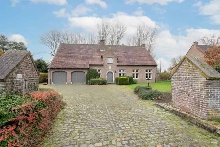 Huis te koop in Duffel - Ruime villa 17 are
