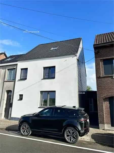 Huis te huur Lebbeke: gerenoveerde kangoeroewoning met tuin