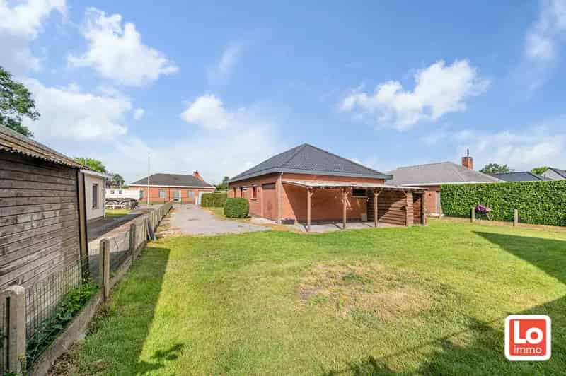 Huis te koop Lochristi: te renoveren woning met garage en tuin