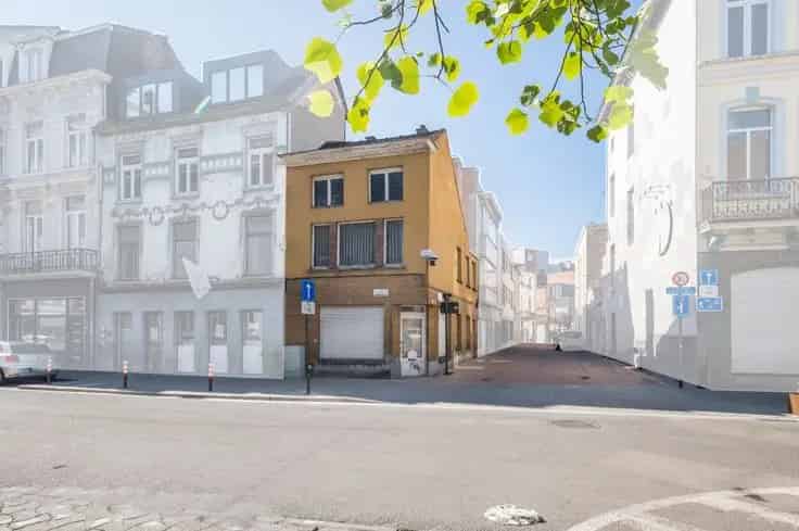 Huis Te Koop Gent: Te renoveren pand met mogelijkheden