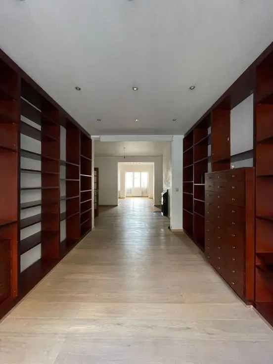 Duplex Te Koop Schaarbeek: Instapklaar Appartement met Parking en Terras
