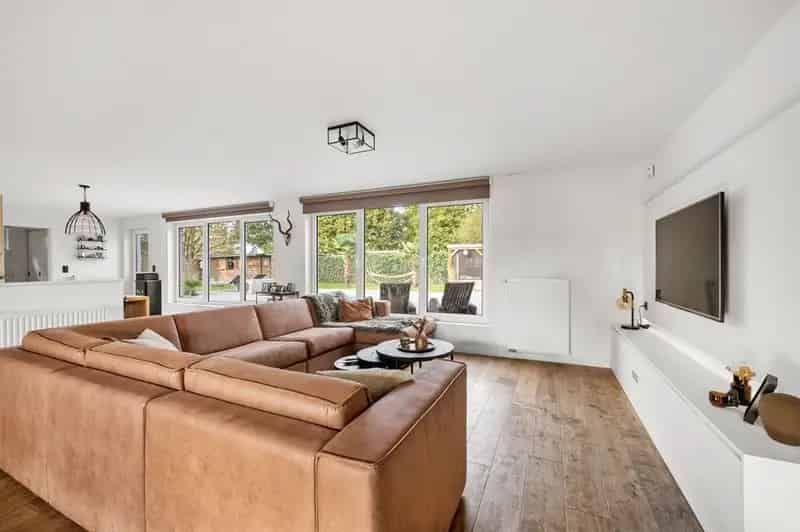 Villa te koop Kerkhove 6 slaapkamers loods zwembad