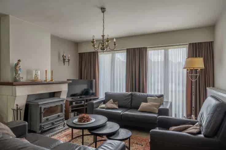 Gelijkvloerswoning te renoveren 4 slaapkamers 1437m²