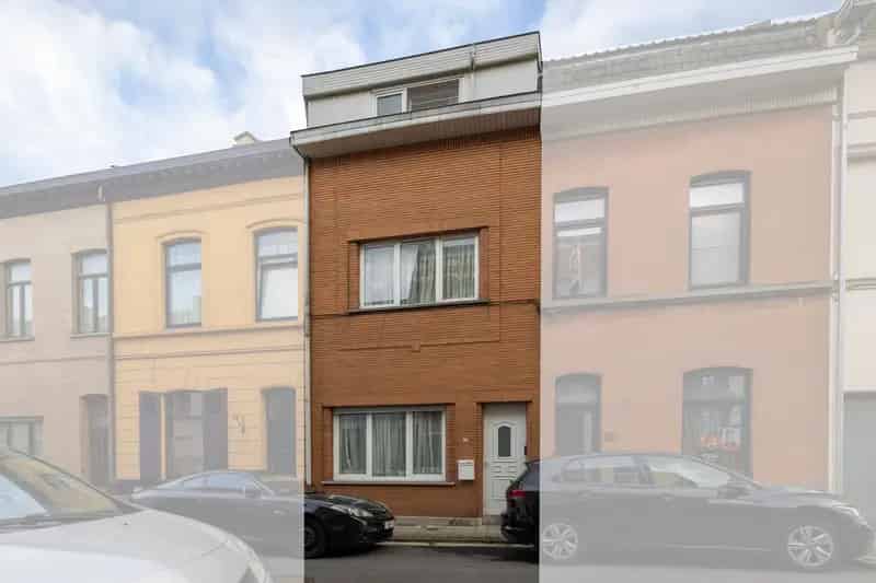4 Slaapkamers Huis met Tuin te Koop