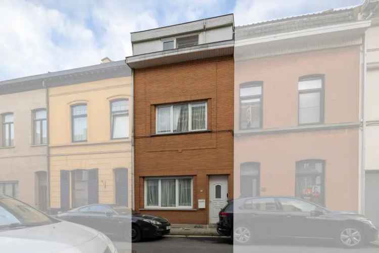 Te koop woning met 4 slaapkamers en tuin