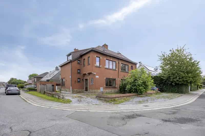 Halfopen woning met tuin, garage en ruime zolder in Zemst