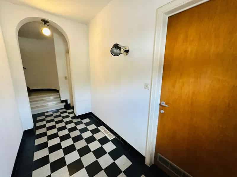 Huis te koop 4 slaapkamers 2 garages Zuidgerichte tuin