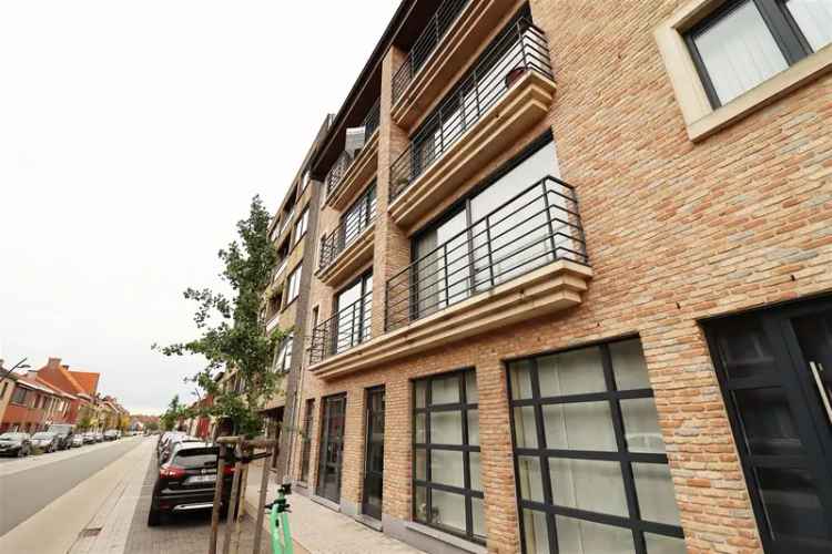 Appartement te koop: Ruim 2 Slaapkamers, Balkon en Garage