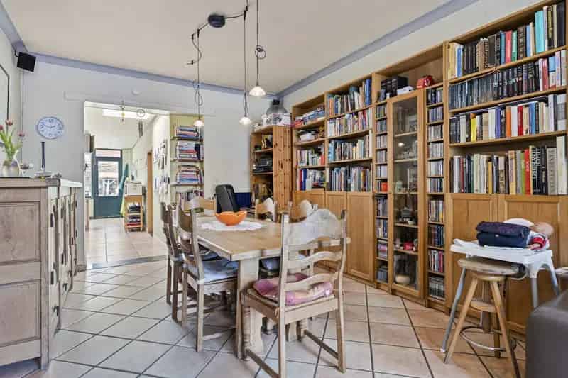 Huis te huur Mechelen: Ruime woning met magazijn en 4 slaapkamers