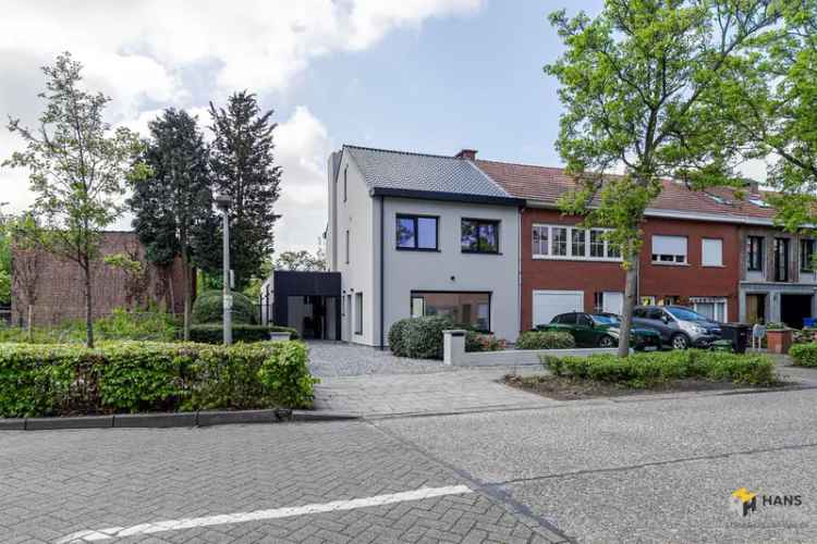 Gerenoveerde woning te Brasschaat 172m² 4 slaapkamers