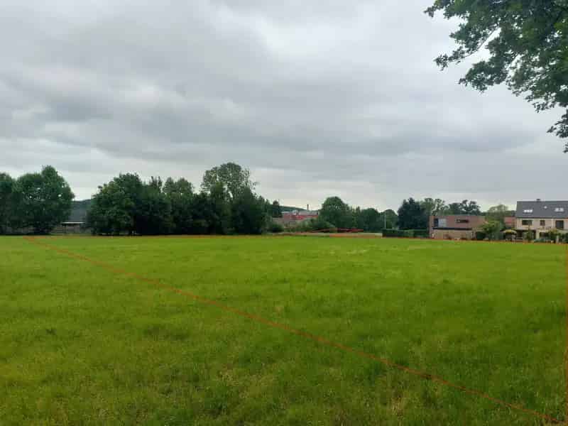Bouwgrond met Weiland te Koop