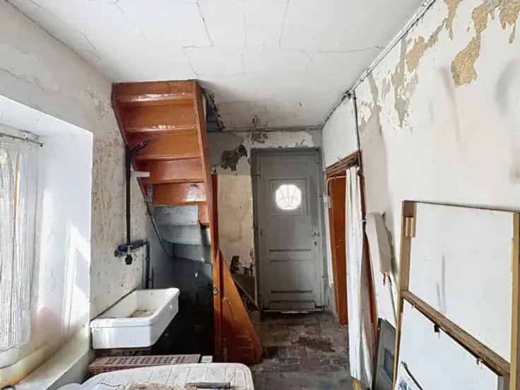 Huis Te Koop 2 Slaapkamers Volledig Te Renoveren