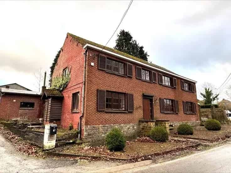 Ruime 4-gevel woning te Tillier - Renovatieproject