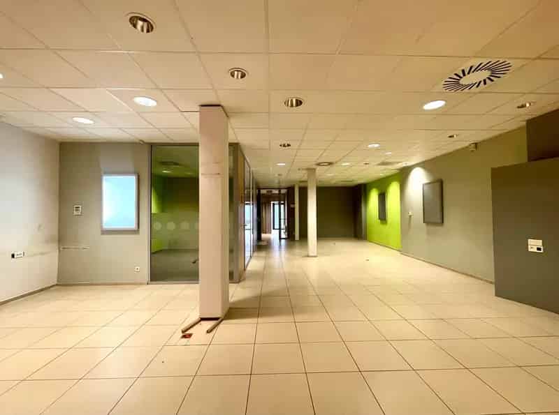 Modern Gebouw Toplocatie Huur Koopoptie