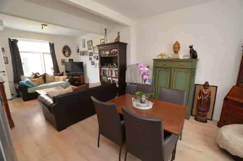 Huis te koop: Ruime Instapklare Hoekwoning met Tuin