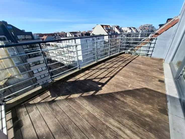 Duplexappartement Lippenslaan  Inpandige Garage 3 slaapkamers