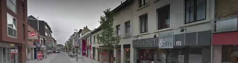Modern Gelijkvloers Kantoor of Winkel Centrum