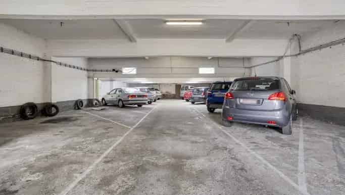 Appartement te koop Wilrijk 4 slaapkamers 13 autostaanplaatsen