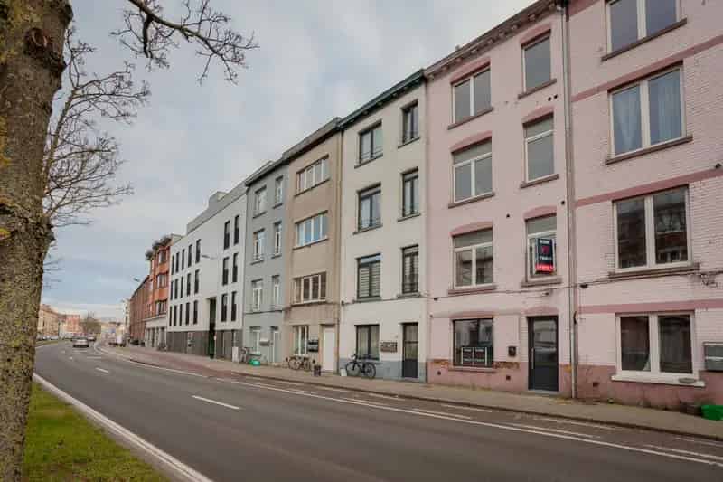 Te renoveren opbrengsteigendom met 4 units