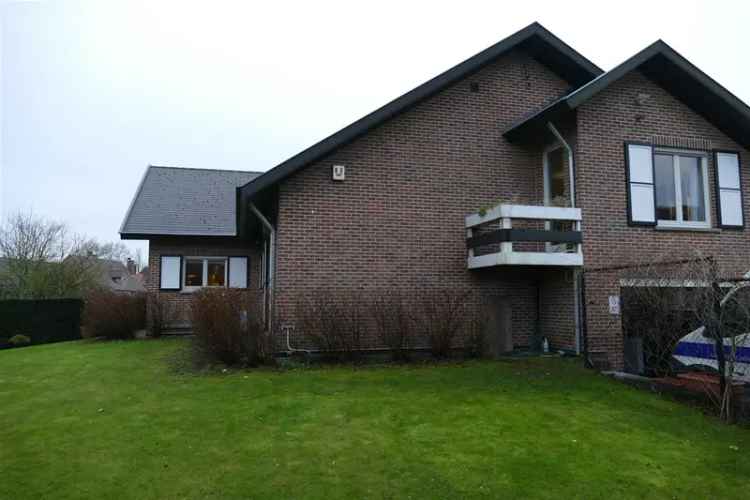 Exclusieve villa kopen in Eksaarde met riant hoekdomein