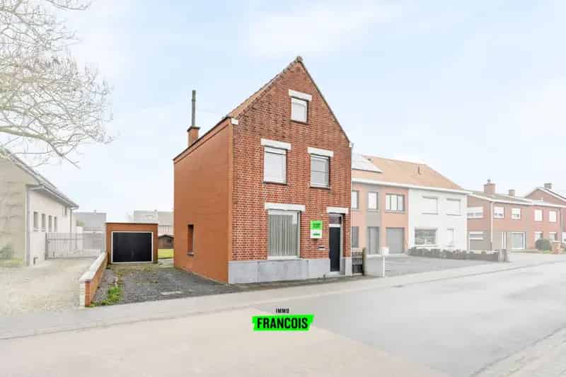 Op te frissen 3 slaapkamer woning te Staden