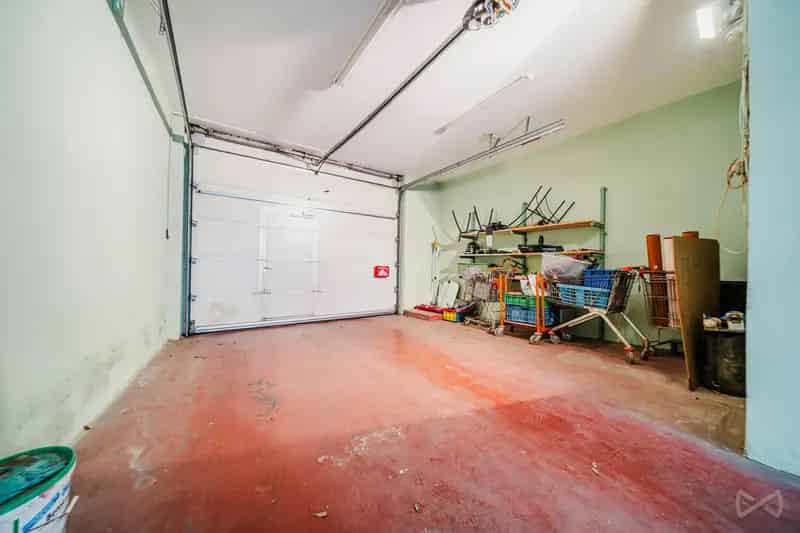 Huis te koop Sint-Jans-Molenbeek: 3 Appartementen  Bedrijfsruimte