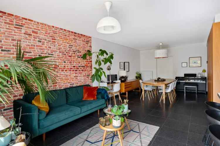 Instapklare woning 4 slaapkamers ruime tuin