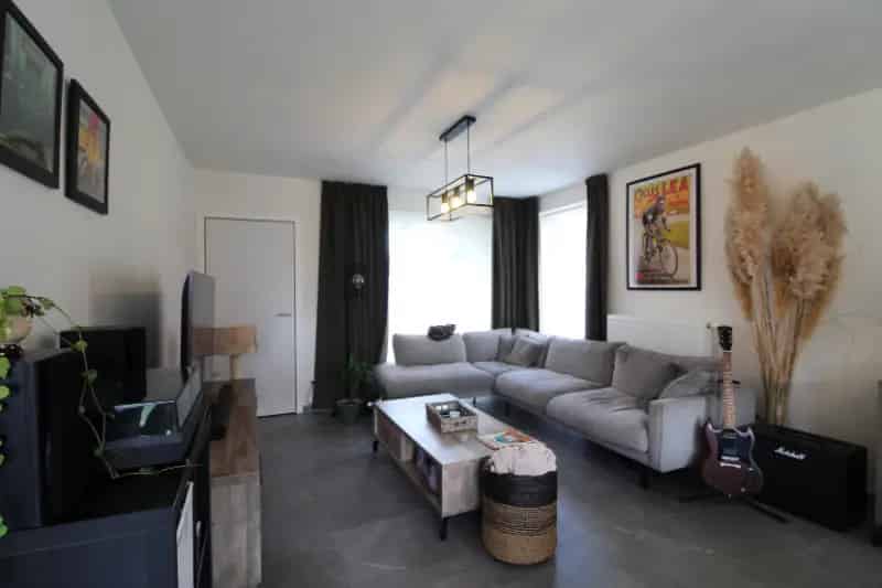 Moderne Hoekwoning te Koop nabij Centrum Poperinge