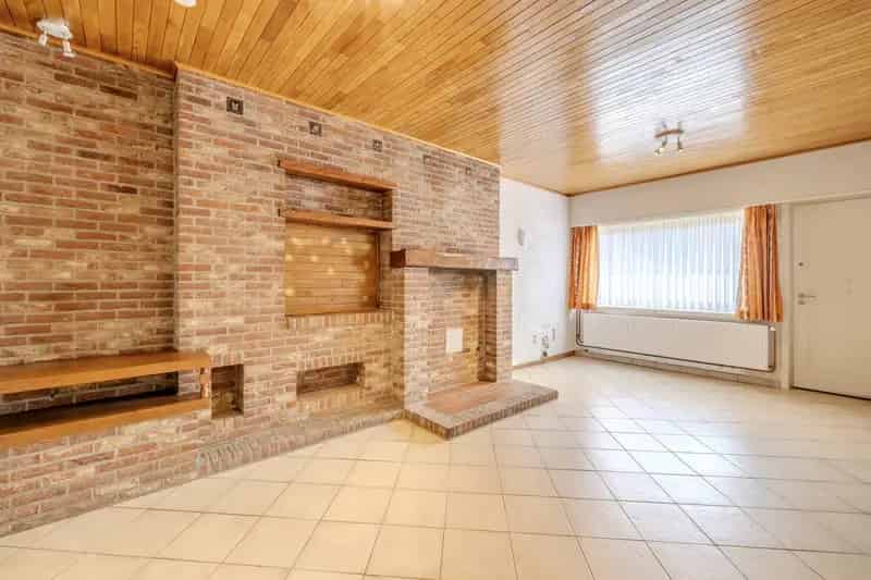 Huis te huur 2 slaapkamers centraal gelegen