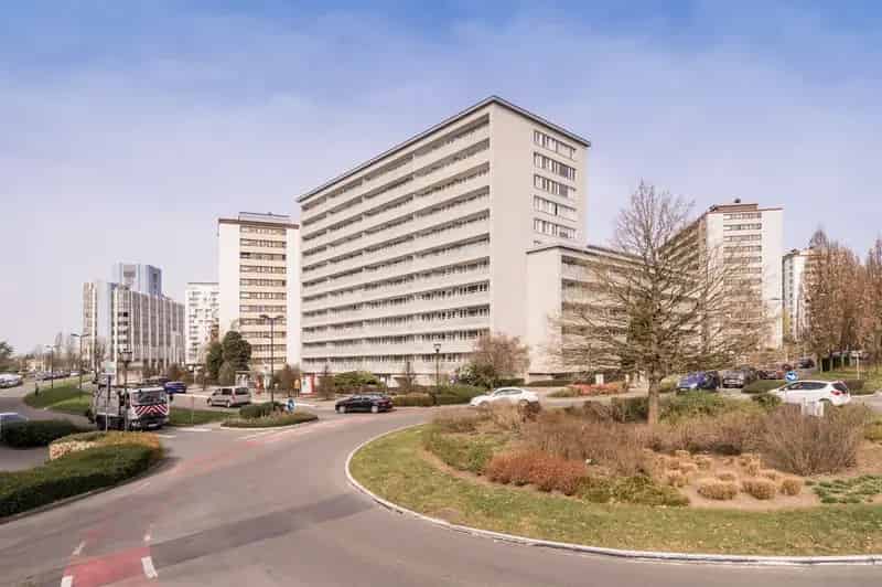 Mooi Lichtrijk Appartement 5de Verdieping Te Renoveren
