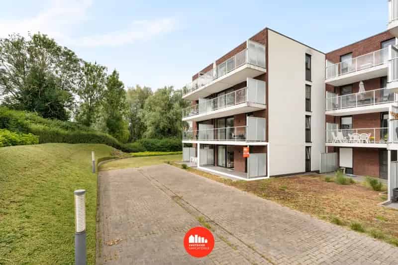 Appartement te koop Westkaai: Instapklaar met Terras en Garage