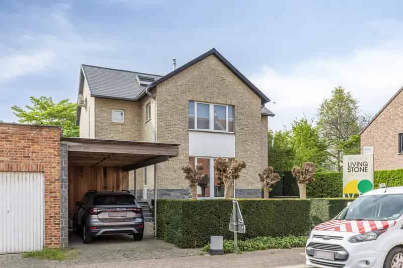 Verborgen parel te Herent: Ruime woning met tuin en zwemvijver