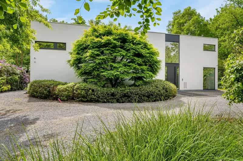 Gerenoveerde Villa met Zwembad te Koop