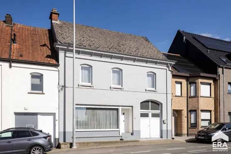 Huis Te Koop: 4 Slaapkamers Tuin Garage Renovatiepotentieel